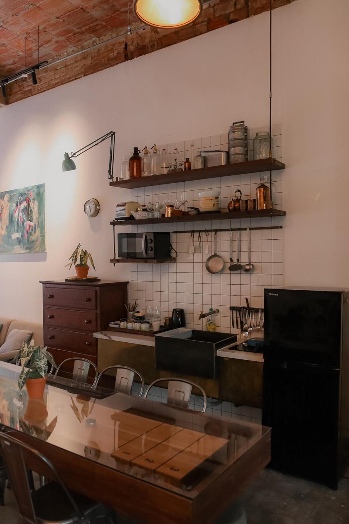 Chuyen Levanlinh20 Colonial French-era Flat, Saigon * TP. Hồ Chí Minh