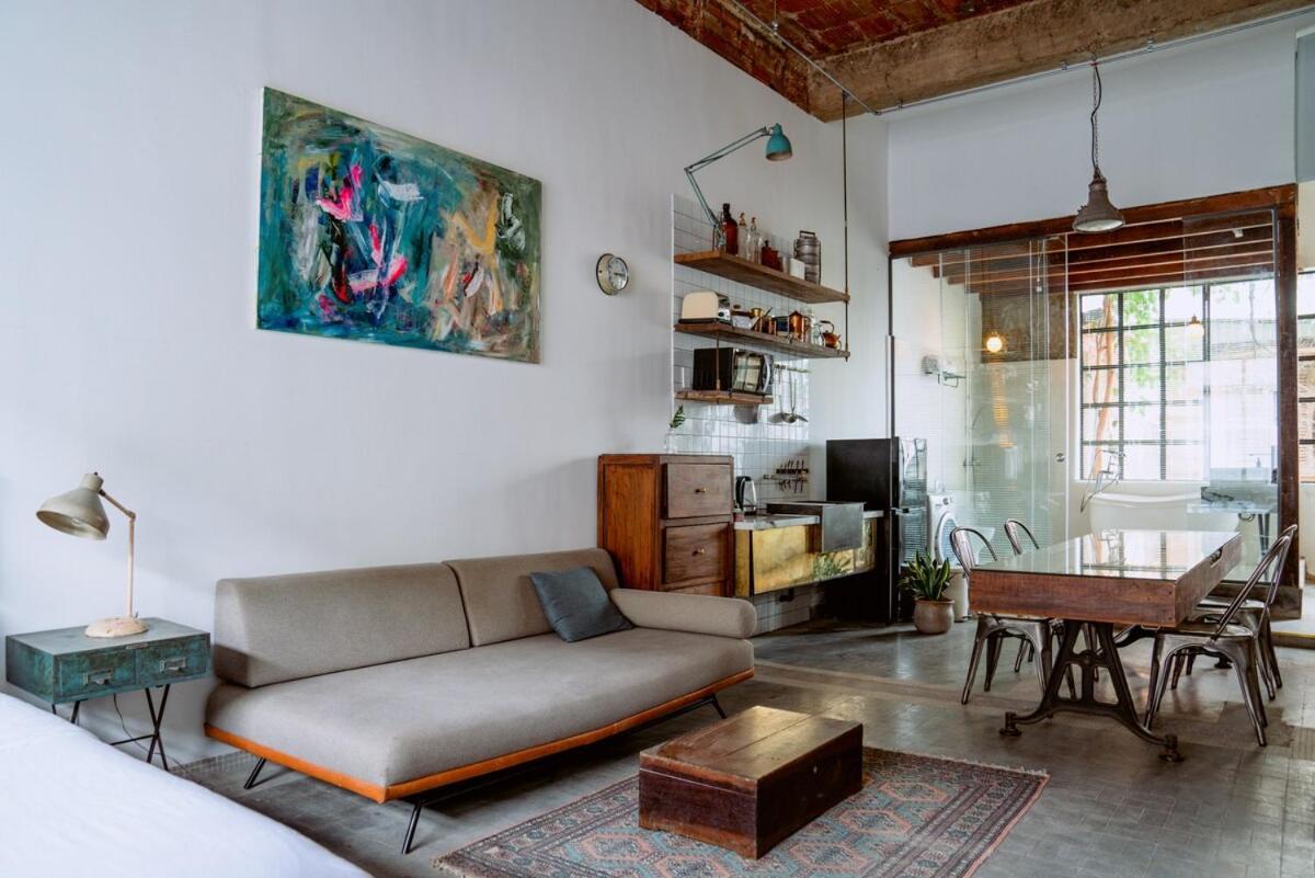 Chuyen Levanlinh20 Colonial French-era Flat, Saigon Apartamento